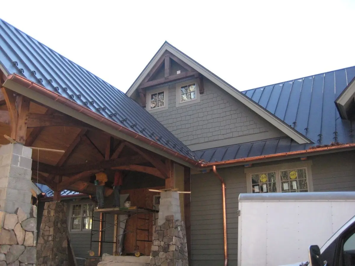 Craftsman Roofing team delivering quality roofing work in Thatcher